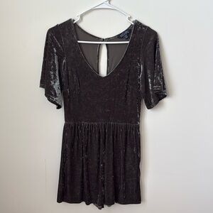 American Eagle Soft and Sexy Green Velvet Romper Size Small